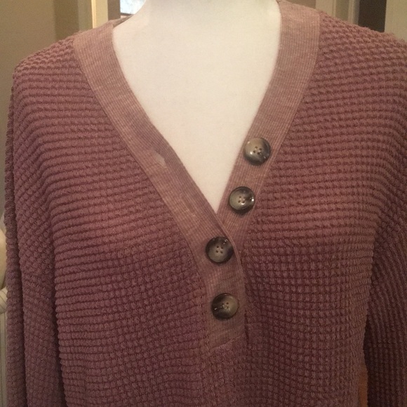 Listicle Long Sleeve Thermal Top - Picture 2 of 12